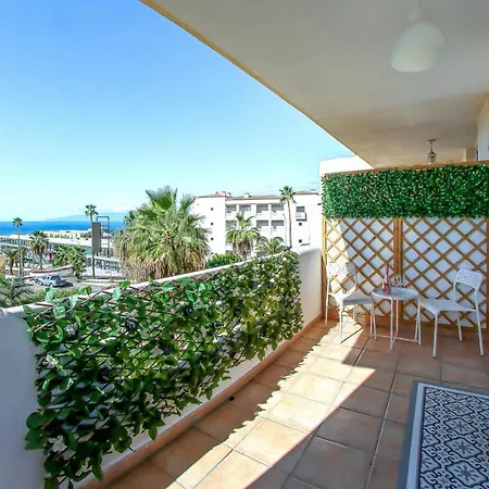 Сasa de vacaciones Beautiful Spacious 1 Bedroom With A Pool, Marina Palace 608