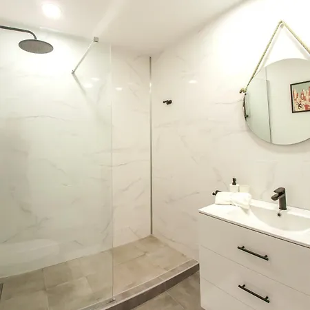 Сasa de vacaciones Beautiful Spacious 1 Bedroom With A Pool, Marina Palace 608 Playa Paraíso