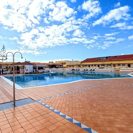Ferienhaus Beautiful Spacious 1 Bedroom With A Pool, Marina Palace 608 Playa Paraiso (Tenerife)