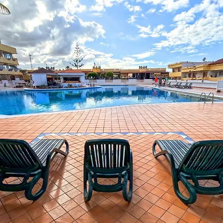 Ferienhaus Beautiful Spacious 1 Bedroom With A Pool, Marina Palace 608 *