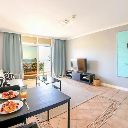Ferienhaus Beautiful Spacious 1 Bedroom With A Pool, Marina Palace 608 *