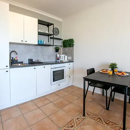 Ferienhaus Beautiful Spacious 1 Bedroom With A Pool, Marina Palace 608