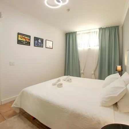 Beautiful Spacious 1 Bedroom With A Pool, Marina Palace 608 플라야 파라이소