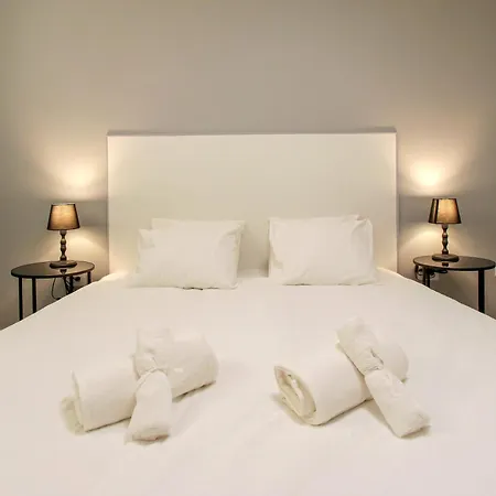 Beautiful Spacious 1 Bedroom With A Pool, Marina Palace 608 플라야 파라이소