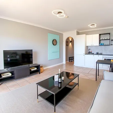 펜션 Beautiful Spacious 1 Bedroom With A Pool, Marina Palace 608