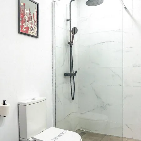 Beautiful Spacious 1 Bedroom With A Pool, Marina Palace 608 플라야 파라이소